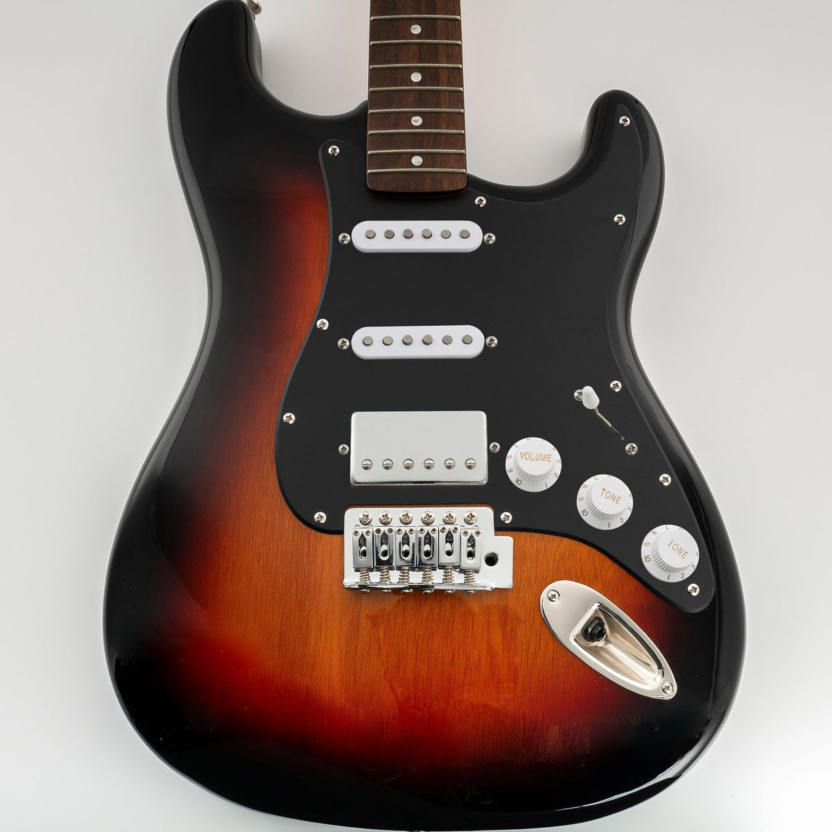 Musiclily Pro pickguard Strat HSS s 11 otvormi pre Fender Standard Stratocaster vyrobený v USA/Mexiku, moderný štýl