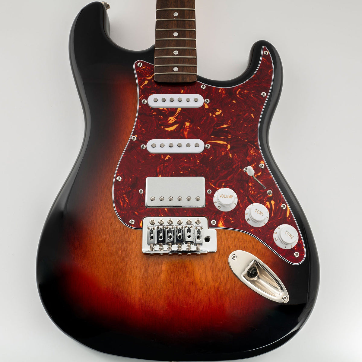 Musiclily Pro pickguard Strat HSS s 11 otvormi pre Fender Standard Stratocaster vyrobený v USA/Mexiku, moderný štýl