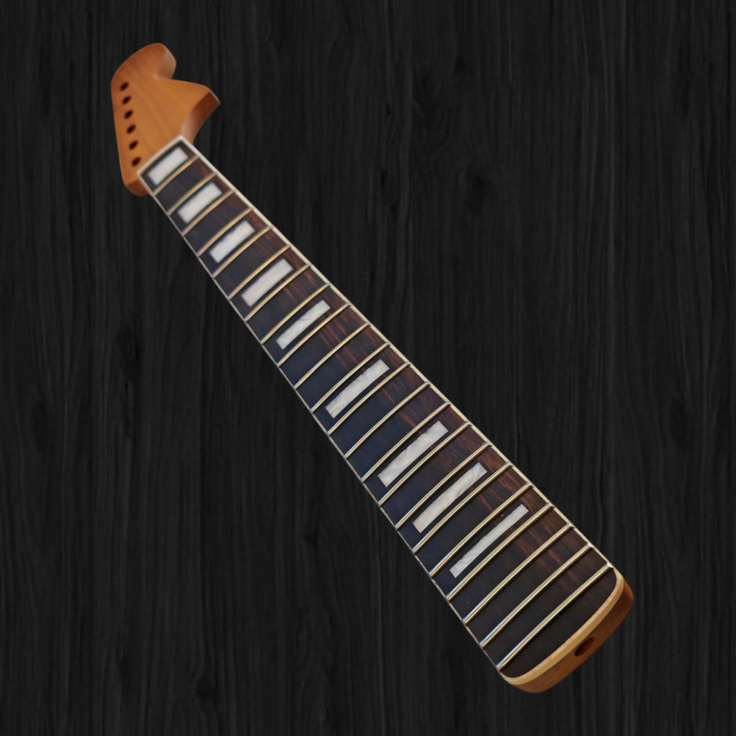 Jaguar / Mustang neck Roasted maple with rosewood fretboard (Satin)