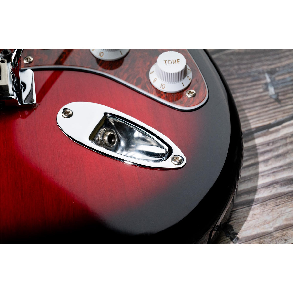 Musiclily Pro oceľová lodičková platnička na jack s otvorom 10 mm pre gitary Strat