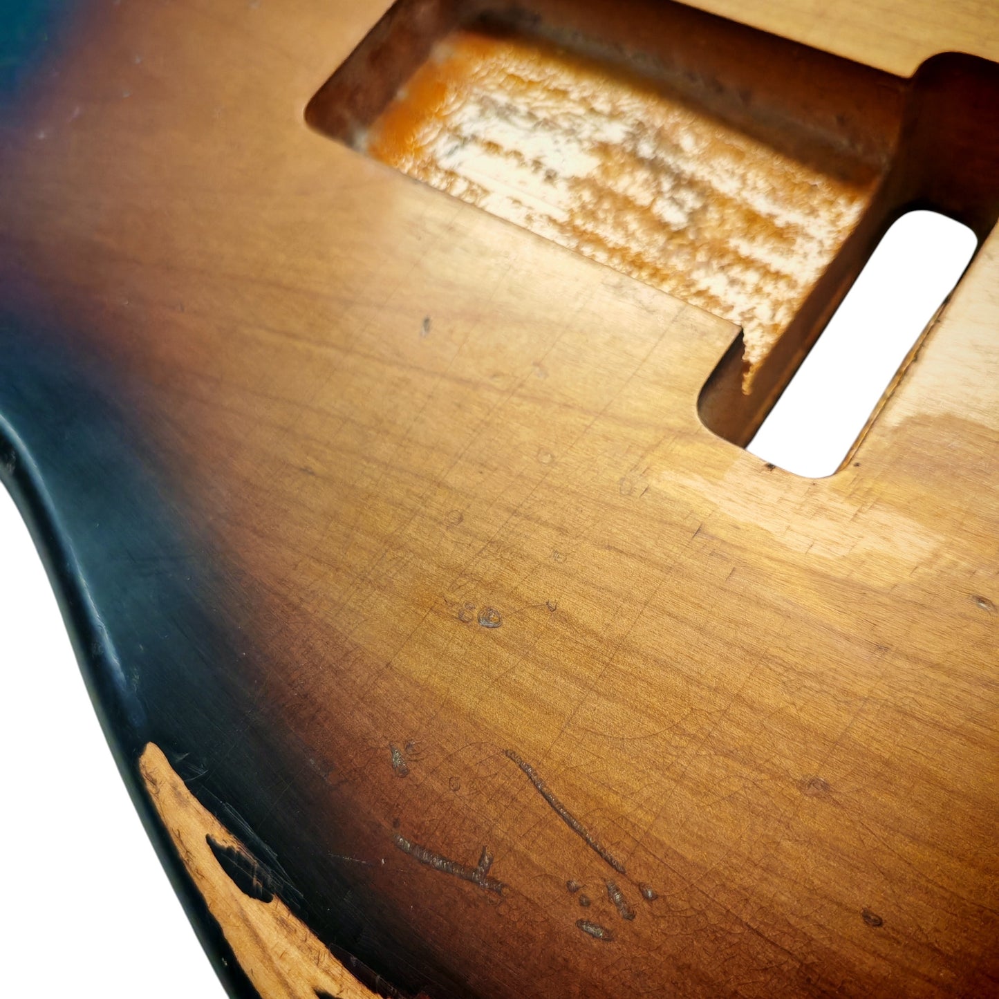 Relic NITRO three tone sunburst Gloss Alder S-Style guitar body